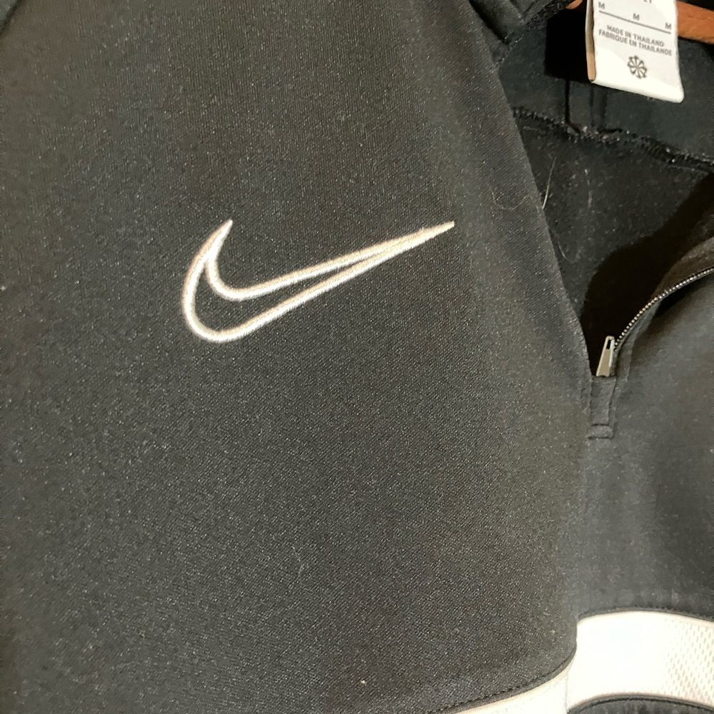 Black, Nike Syracuse United lightweight jacket, men’s size medium - Picture 3 of 4